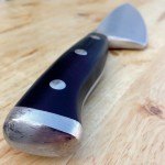 knifeontable